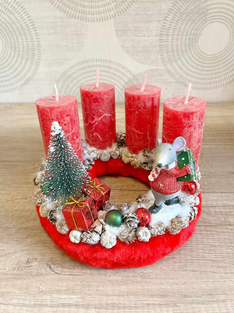 Adventi koszorú egérrel, piros színű 1