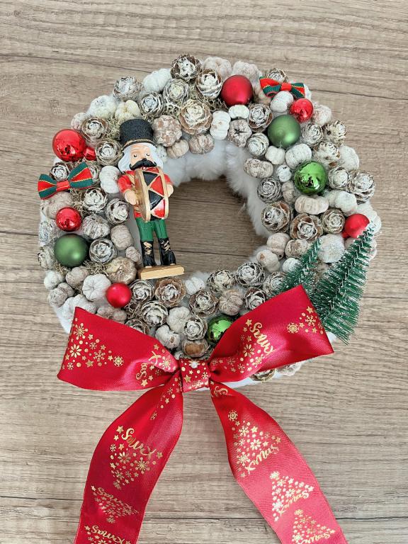 Diótörős adventi kopogtató, 24cm