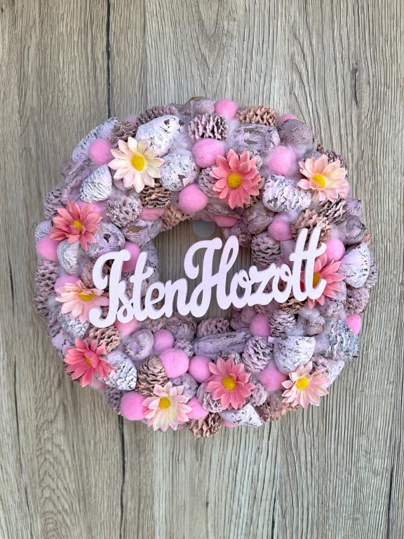 Isten hozott virágos kopogtató, ajtódisz pink