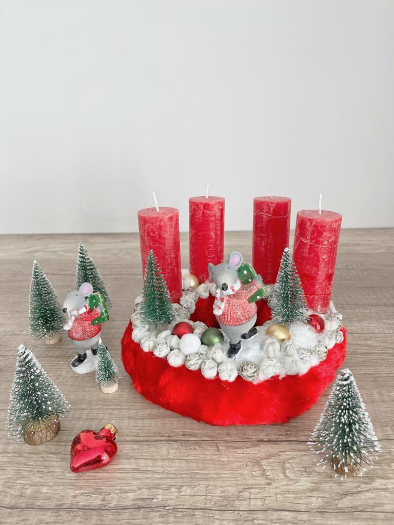 Adventi koszorú egérrel 1