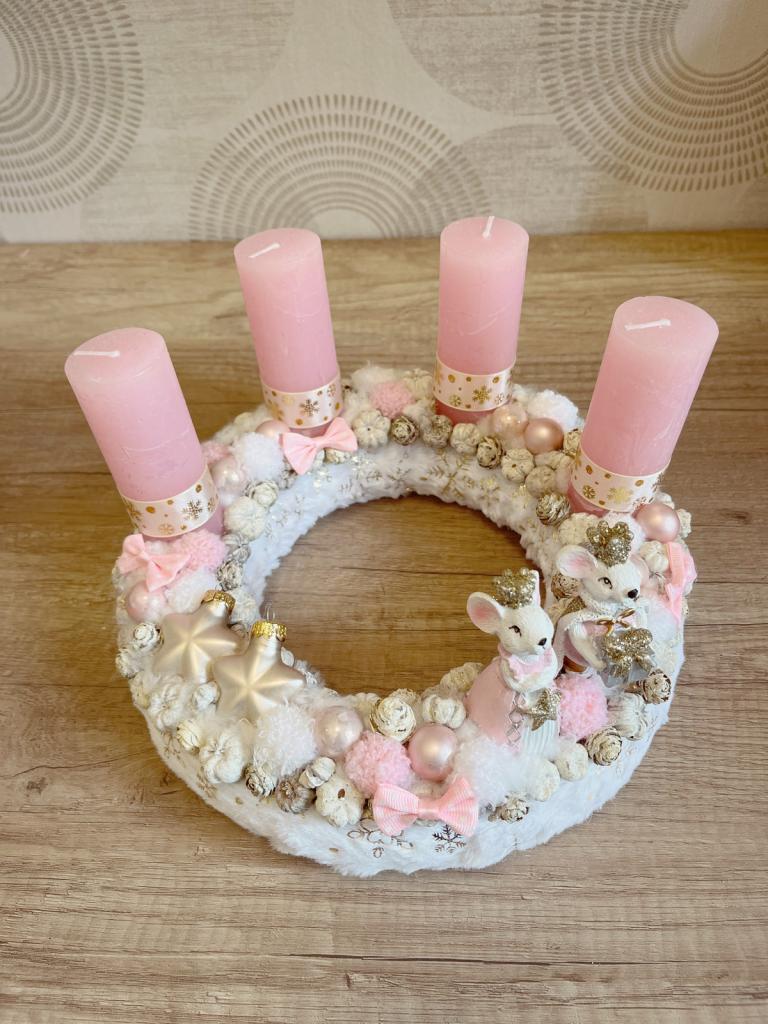 Pasztell adventi koszorú egér királyi párral 1