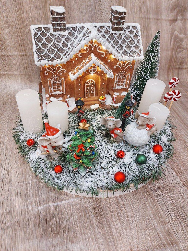 Mézeskalácsház adventi koszorú egérrel 1