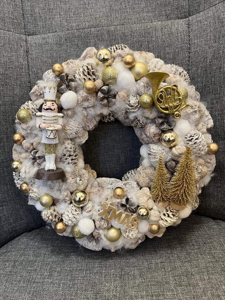 Diótörő adventi kopogtató, arany színű 1
