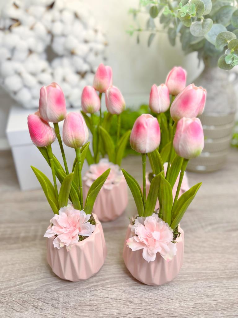 Gumitulipán kaspóban pink 1