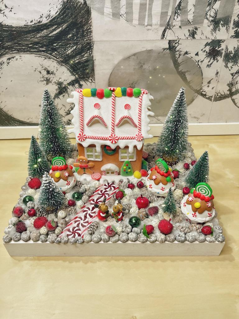 Adventi koszorú mézeskalácsházikóval 1